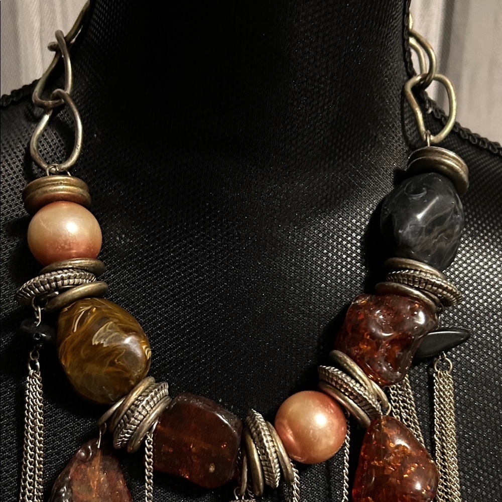 Elegant Multi-Stone Necklace - Picture 2 of 10